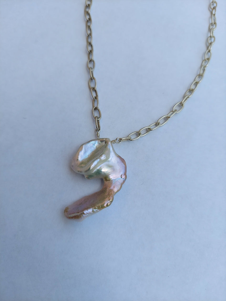 Pink Natural Large Baroque Iridescent Pearl Pendant choker on a silver chain. Wedding Pearl Necklace. Summer Pearls